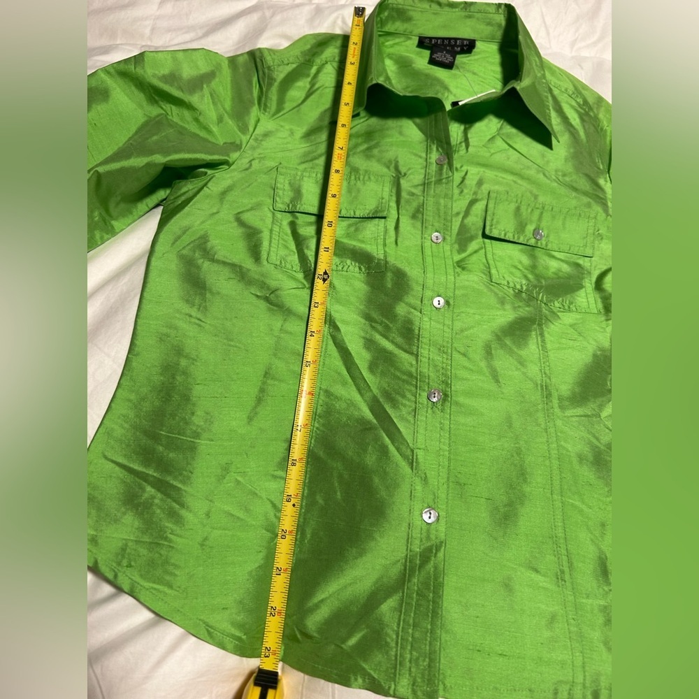 NWT, 100% silk women’s sz small green, 3/4 length sleeves, button up, soft, new - Picture 3 of 5